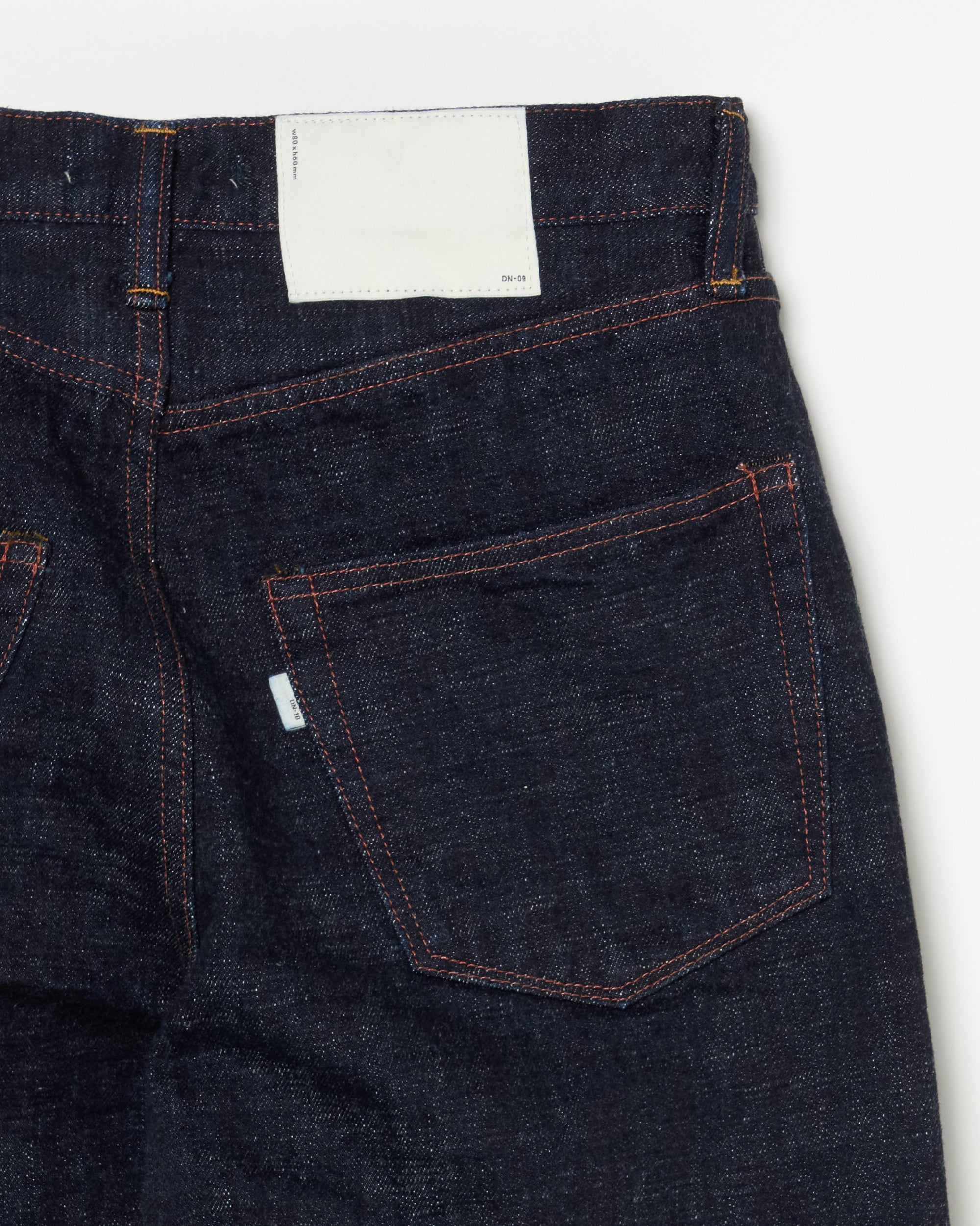 SLUB DENIM STRAIGHT PANTS - スラブデニム ストレートパンツ｜DDDD